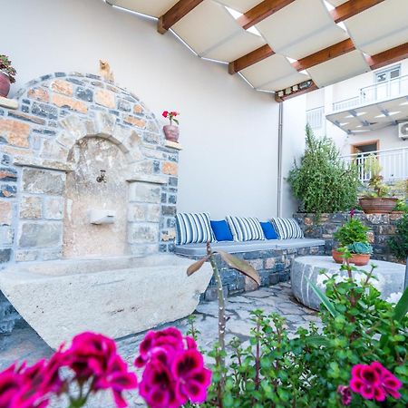 Athina Residence Lentas Luaran gambar
