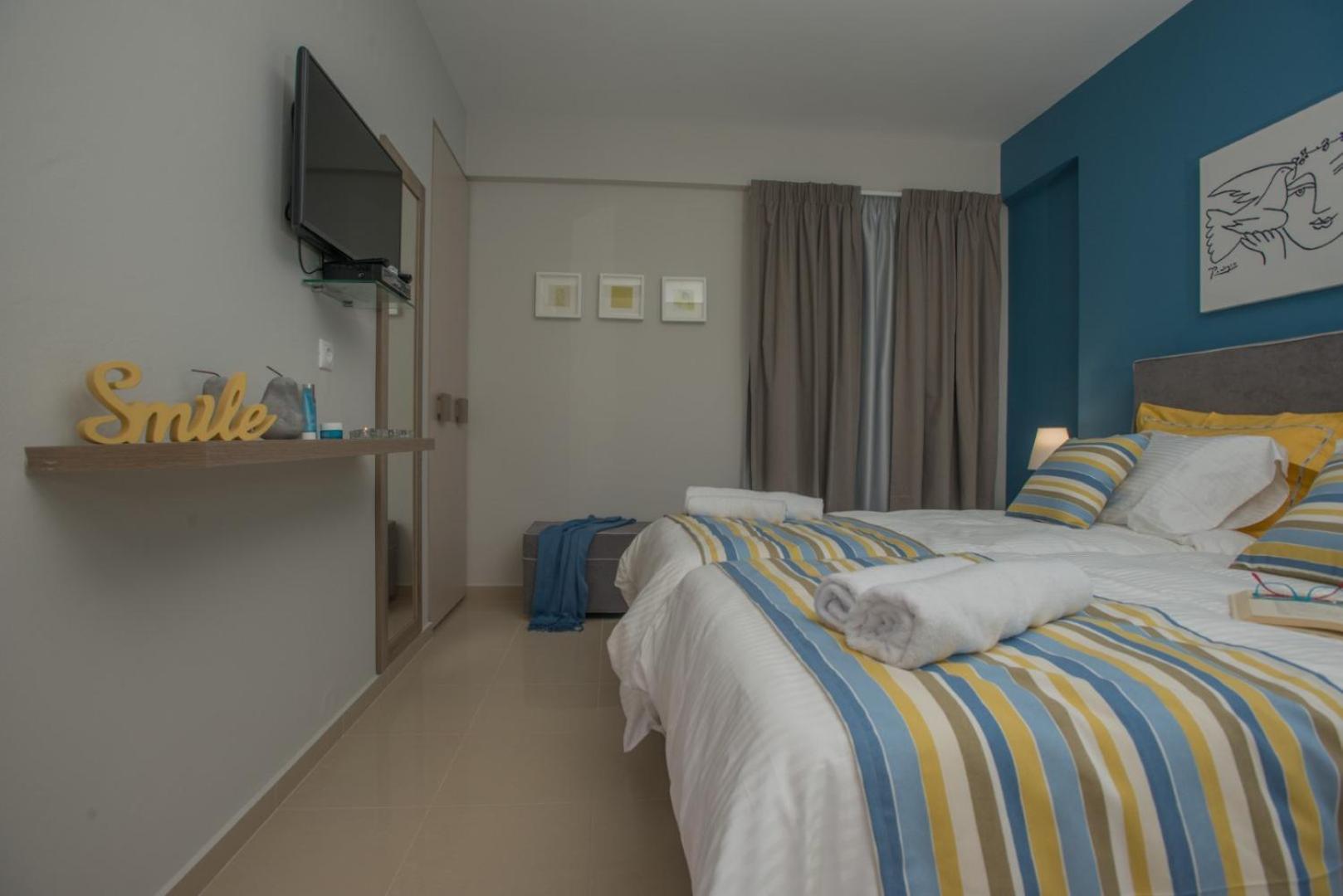 Athina Residence Lentas Luaran gambar