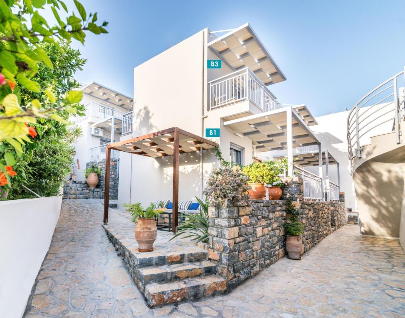 Athina Residence Lentas Luaran gambar