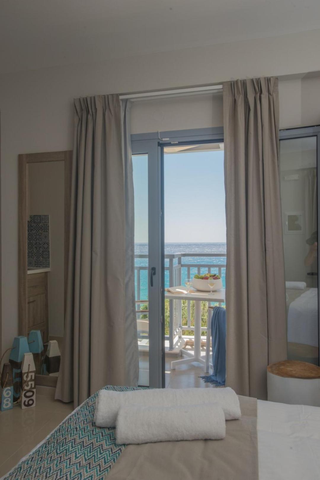 Athina Residence Lentas Luaran gambar