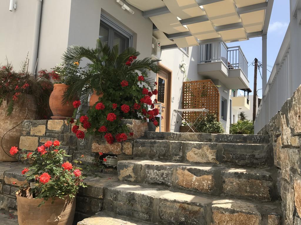 Athina Residence Lentas Luaran gambar