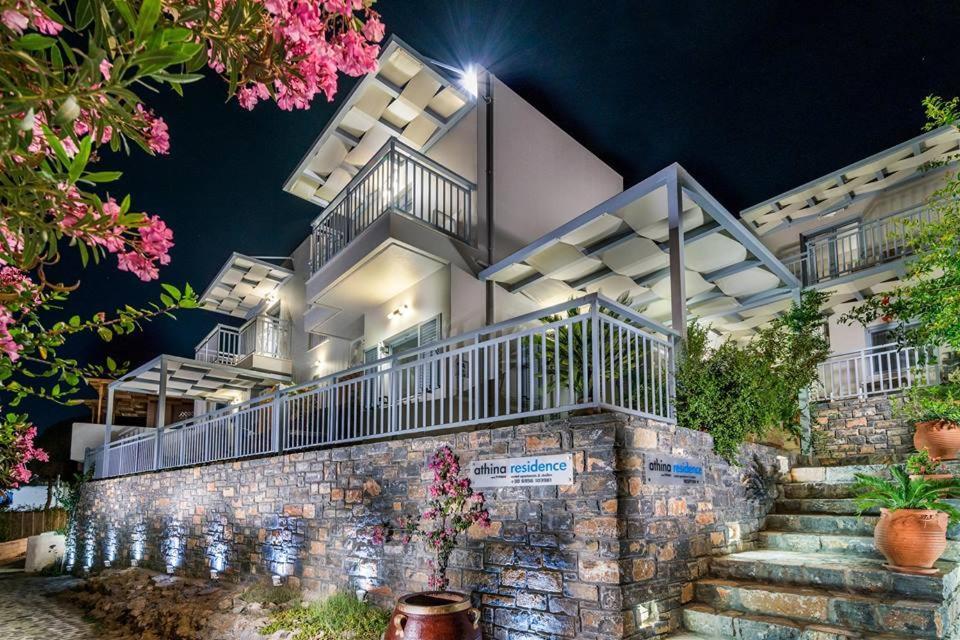 Athina Residence Lentas Luaran gambar