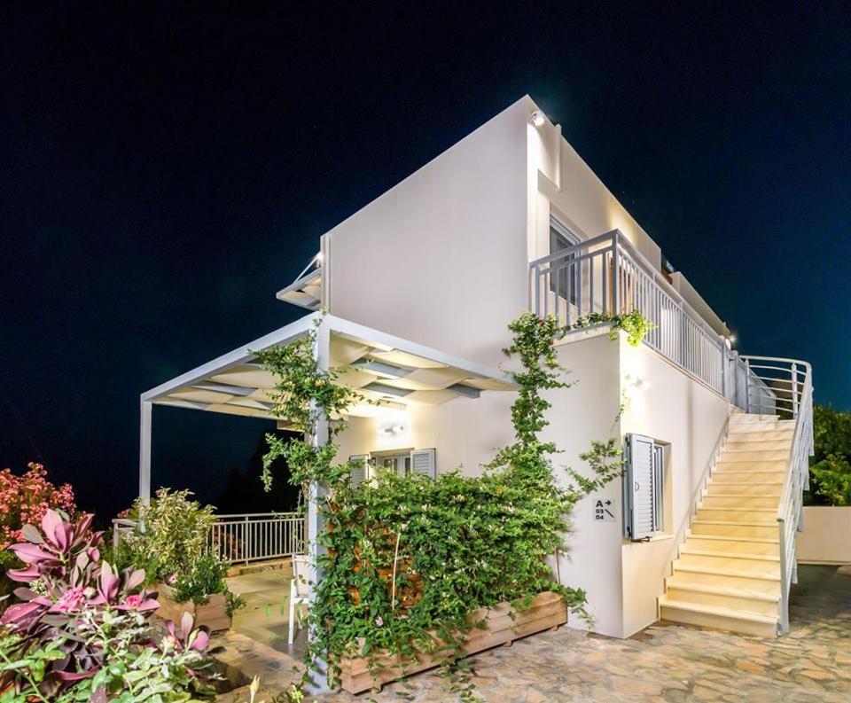 Athina Residence Lentas Luaran gambar
