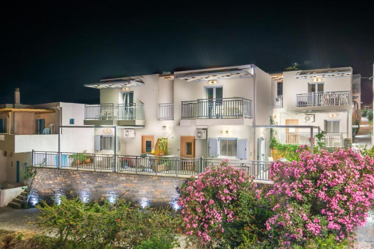 Athina Residence Lentas Luaran gambar